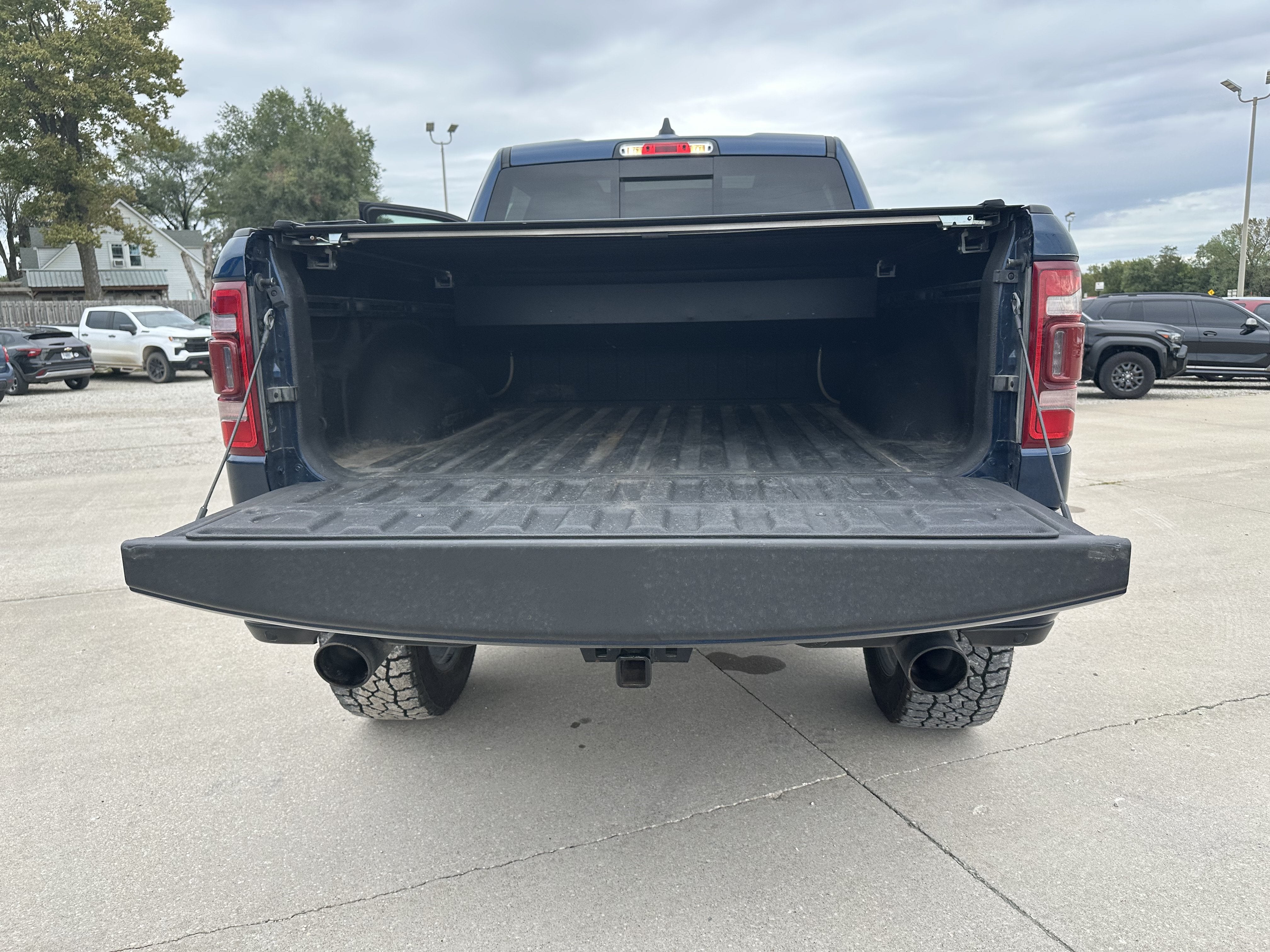 2022 RAM 1500 Laramie Crew Cab 4x4 5'7" Box