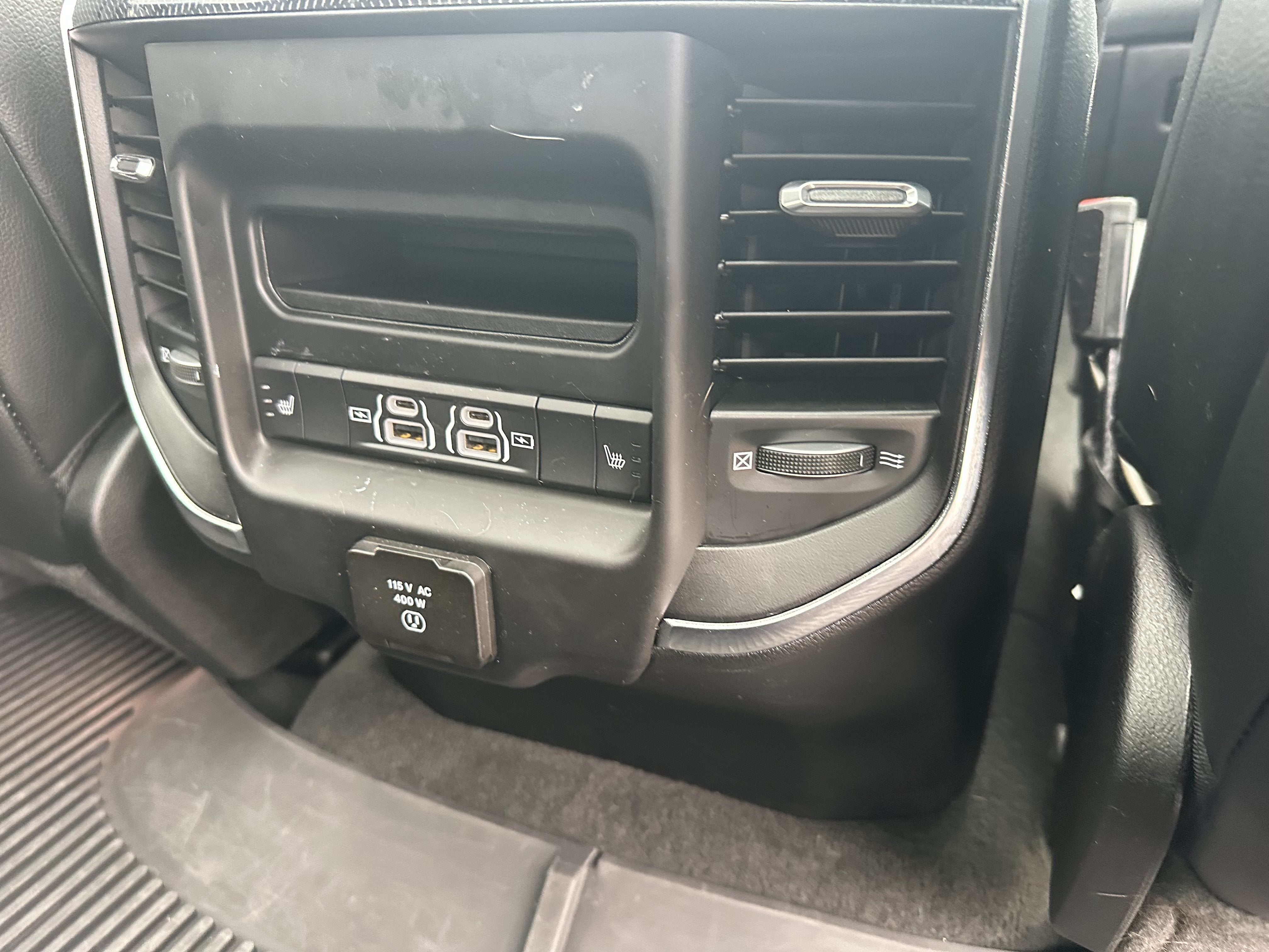 2022 RAM 1500 Laramie Crew Cab 4x4 5'7" Box