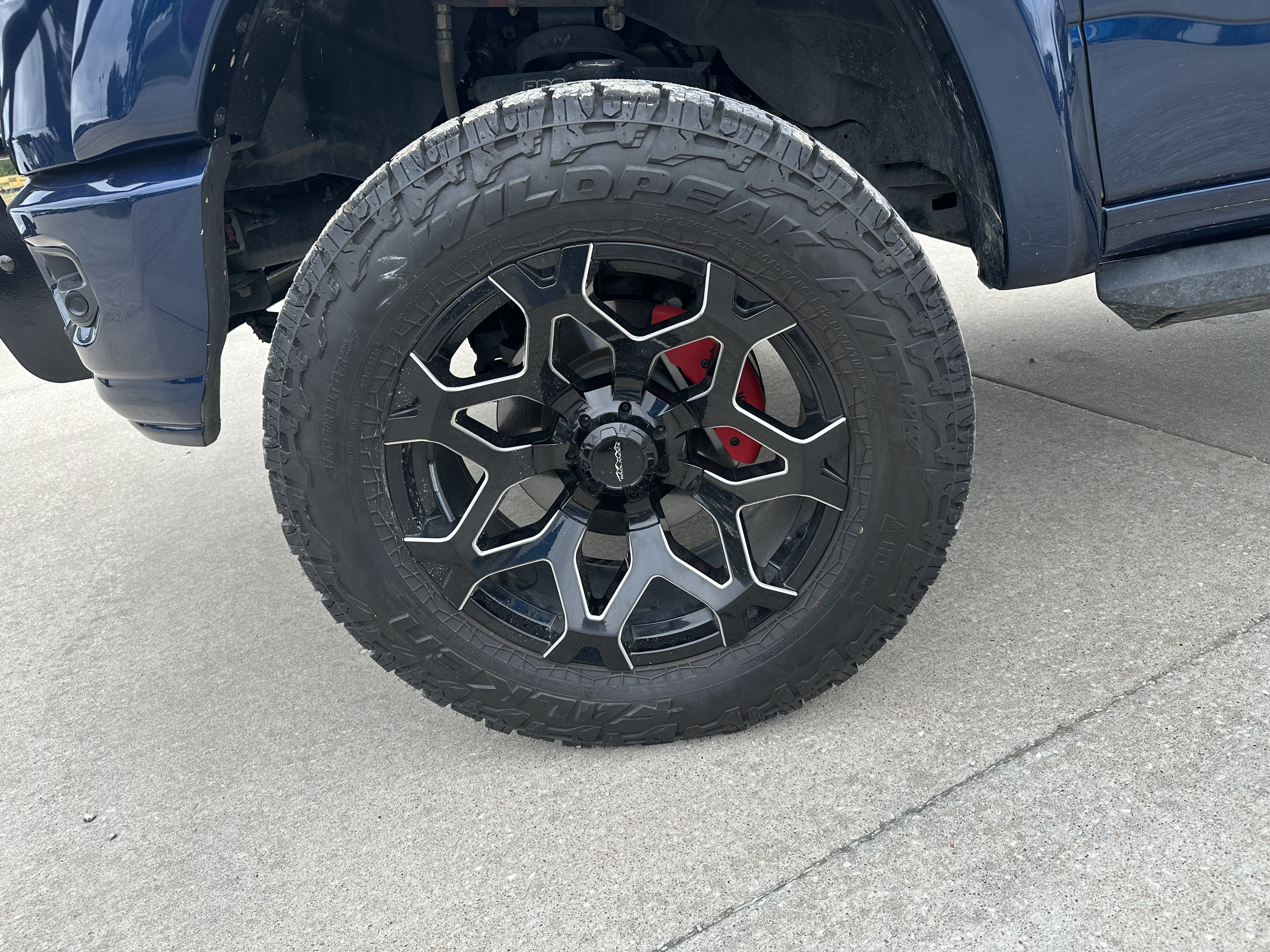 2022 RAM 1500 Laramie Crew Cab 4x4 5'7" Box