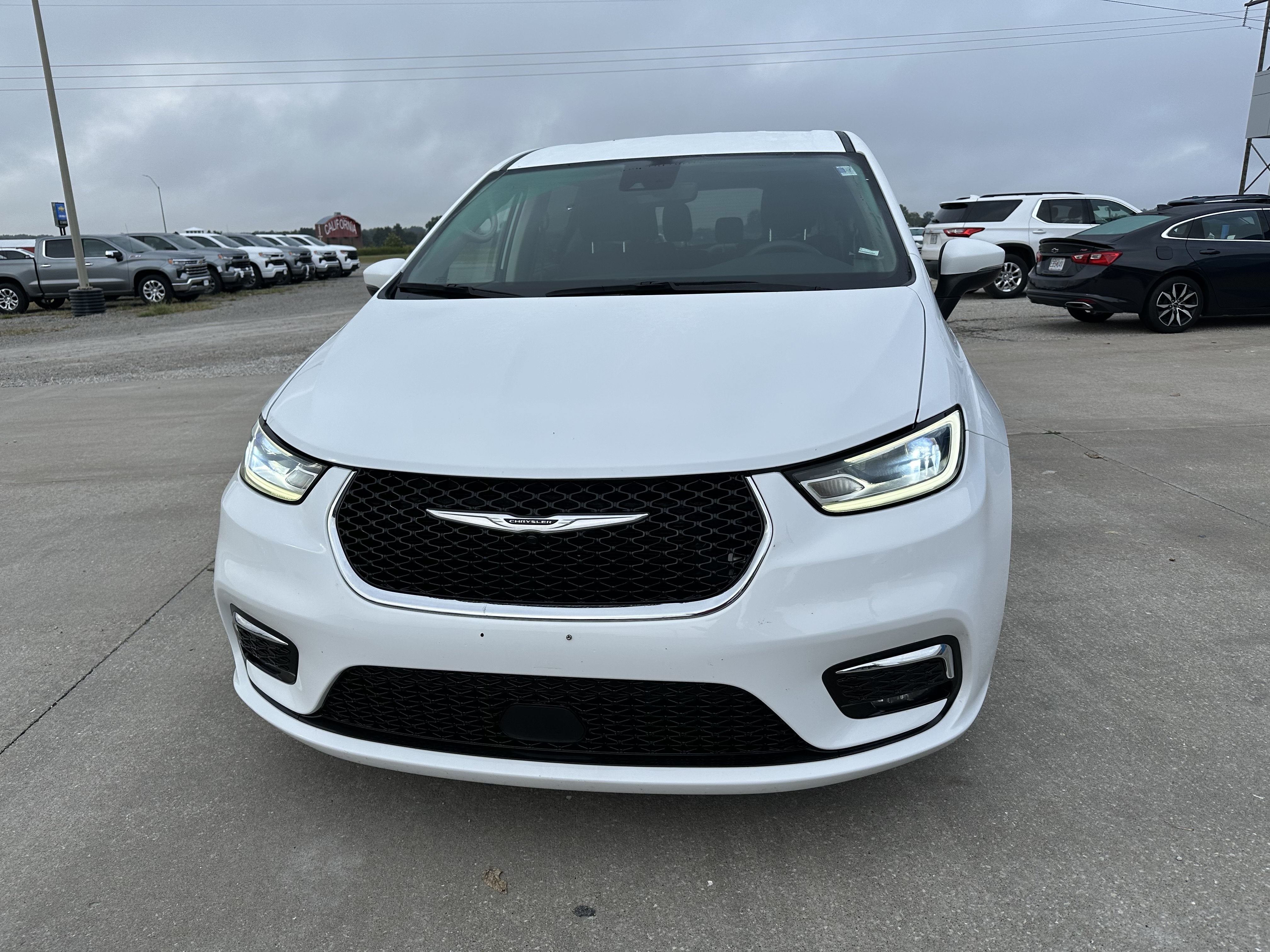 2023 Chrysler Pacifica Touring L
