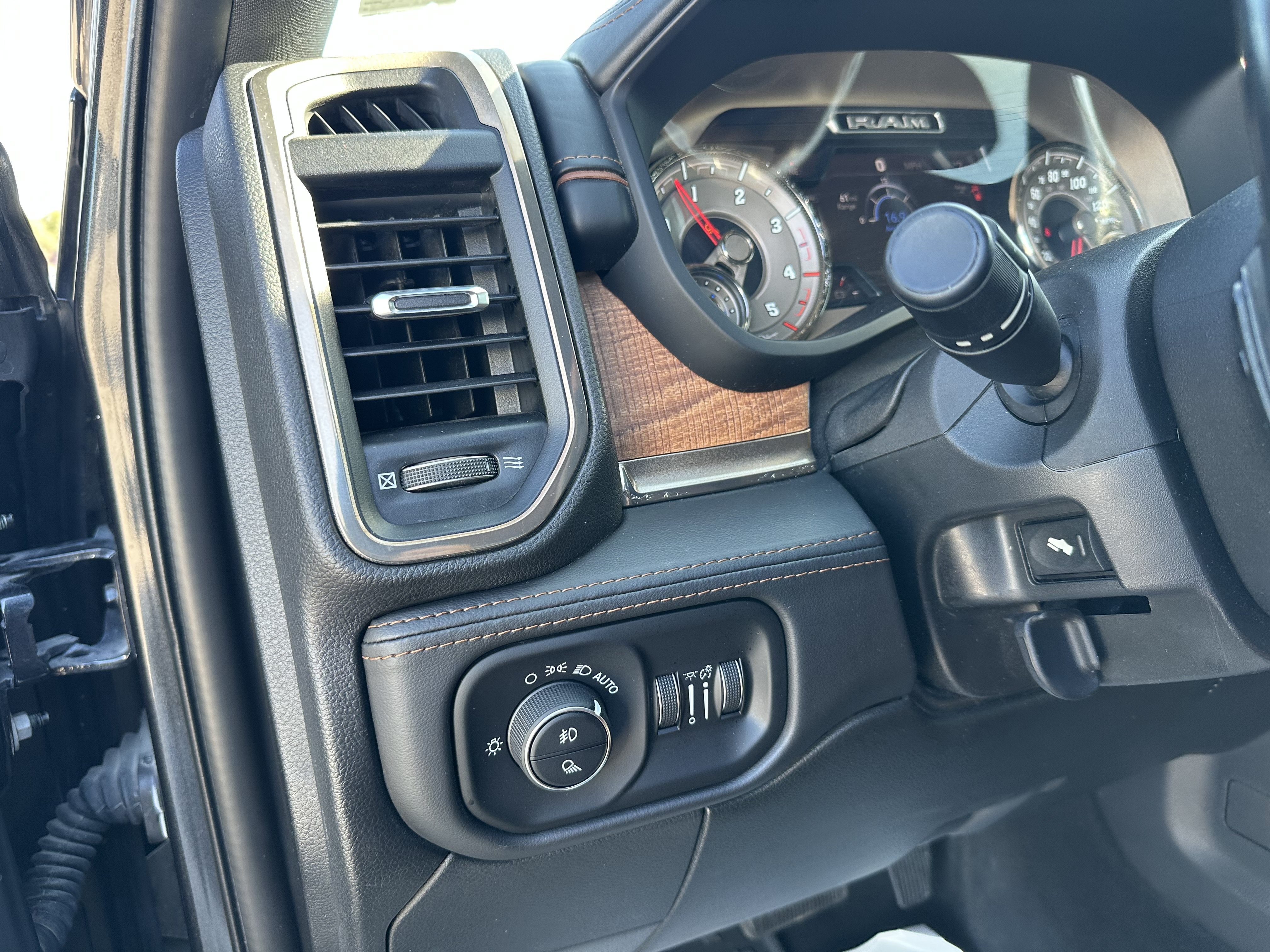 2020 RAM 2500 Laramie Longhorn Crew Cab 4x4 6'4" Box