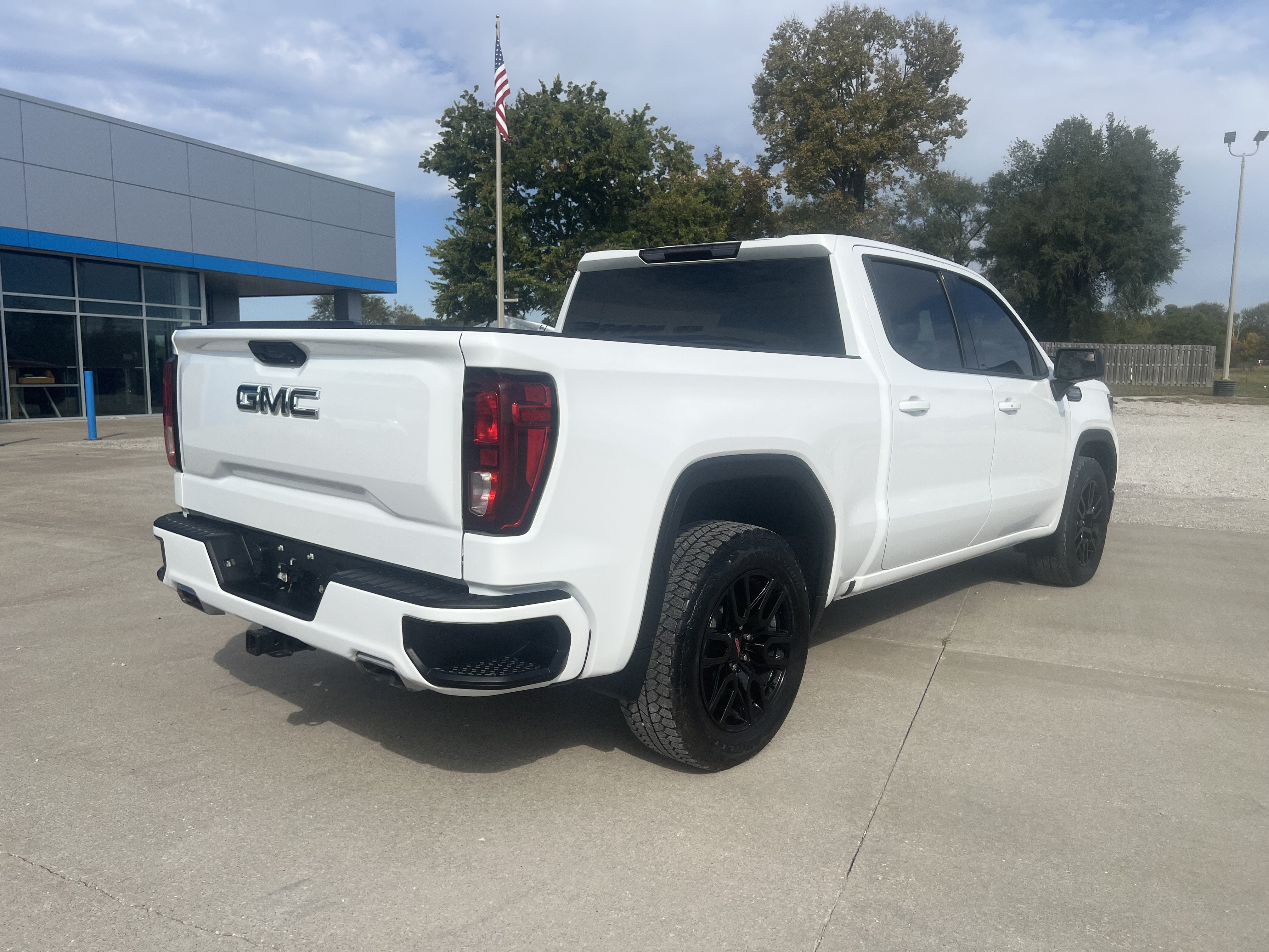 2024 GMC Sierra 1500 Elevation