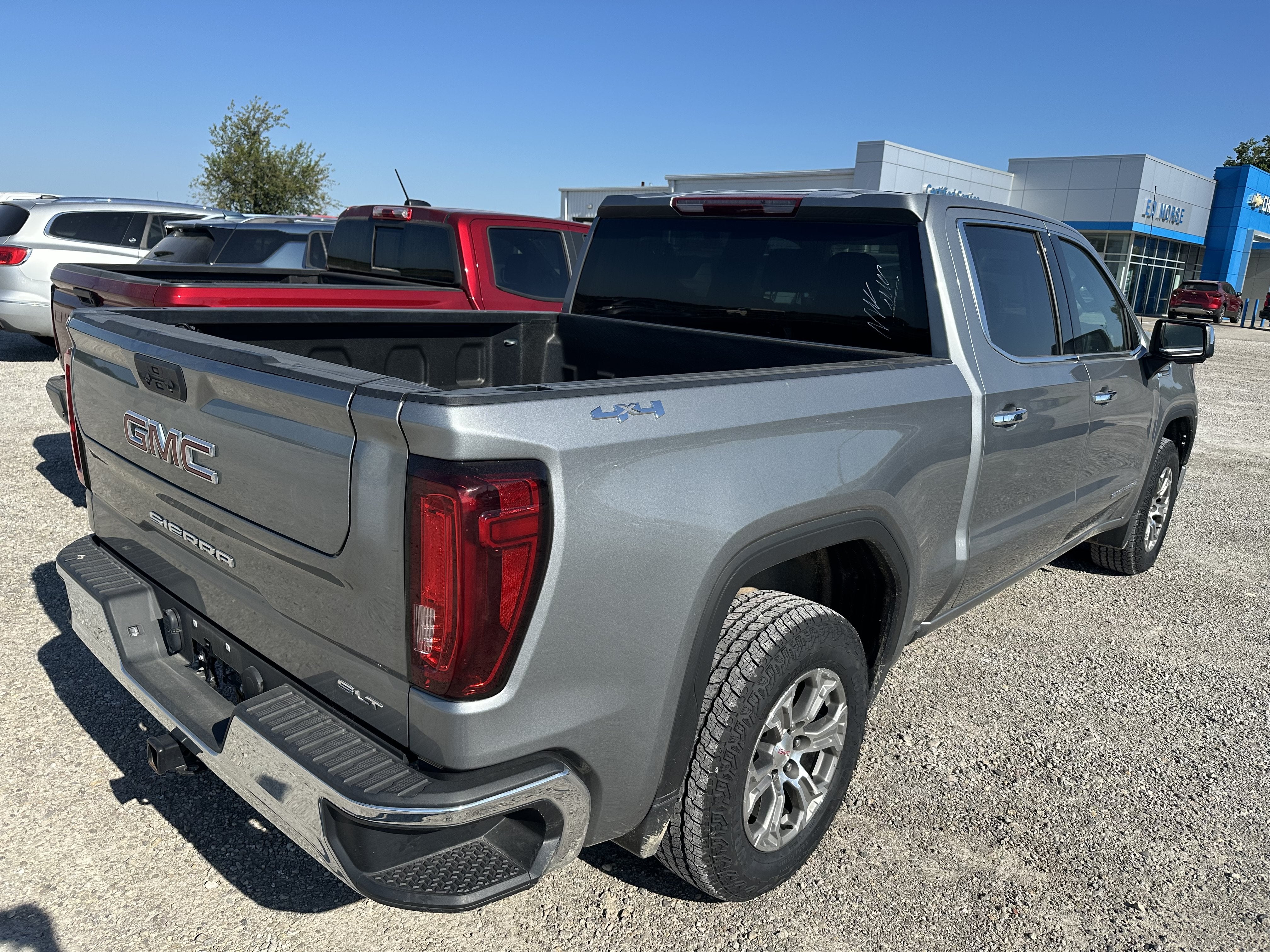 2025 GMC Sierra 1500 SLT