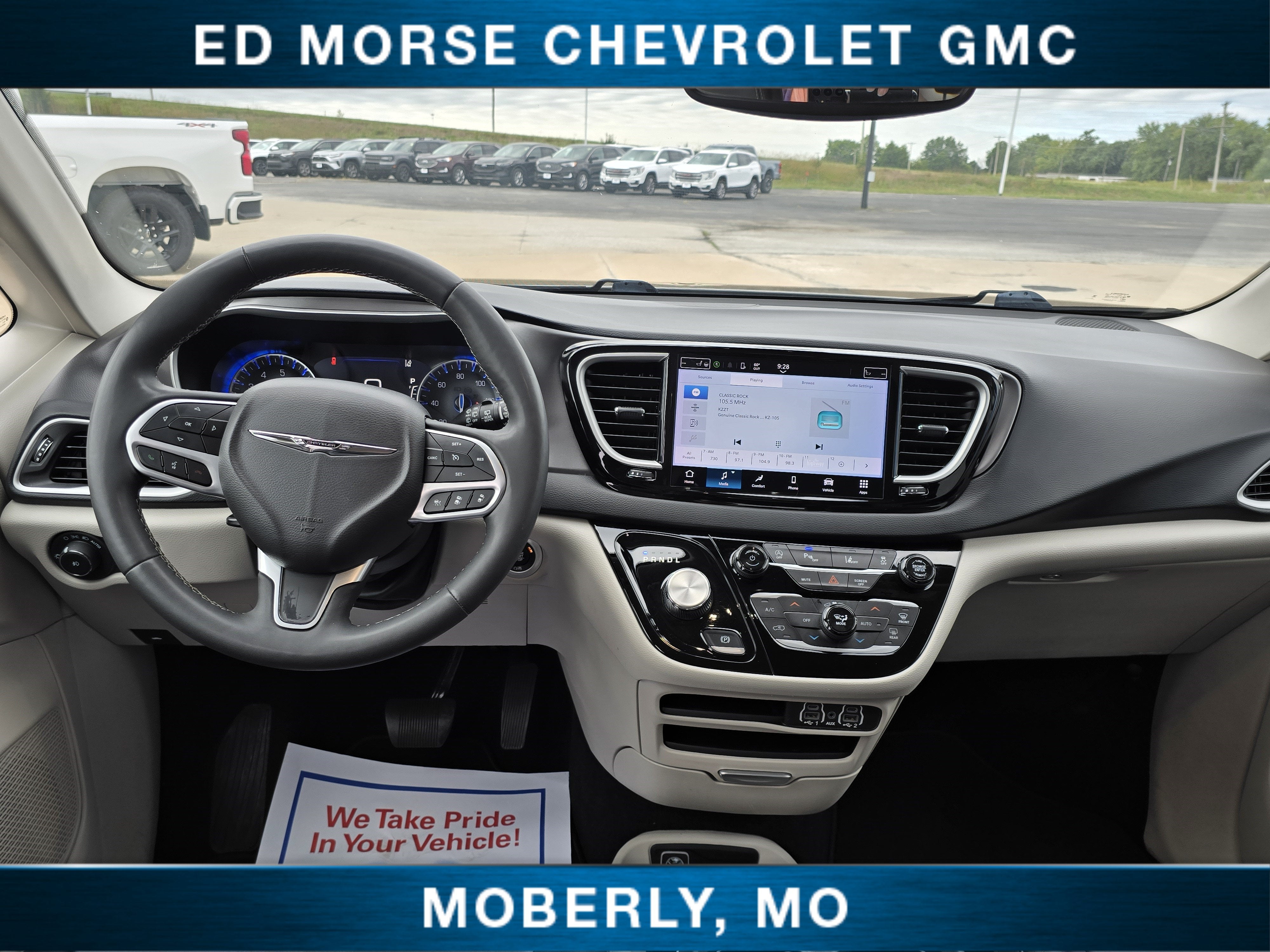 2023 Chrysler Pacifica Touring L