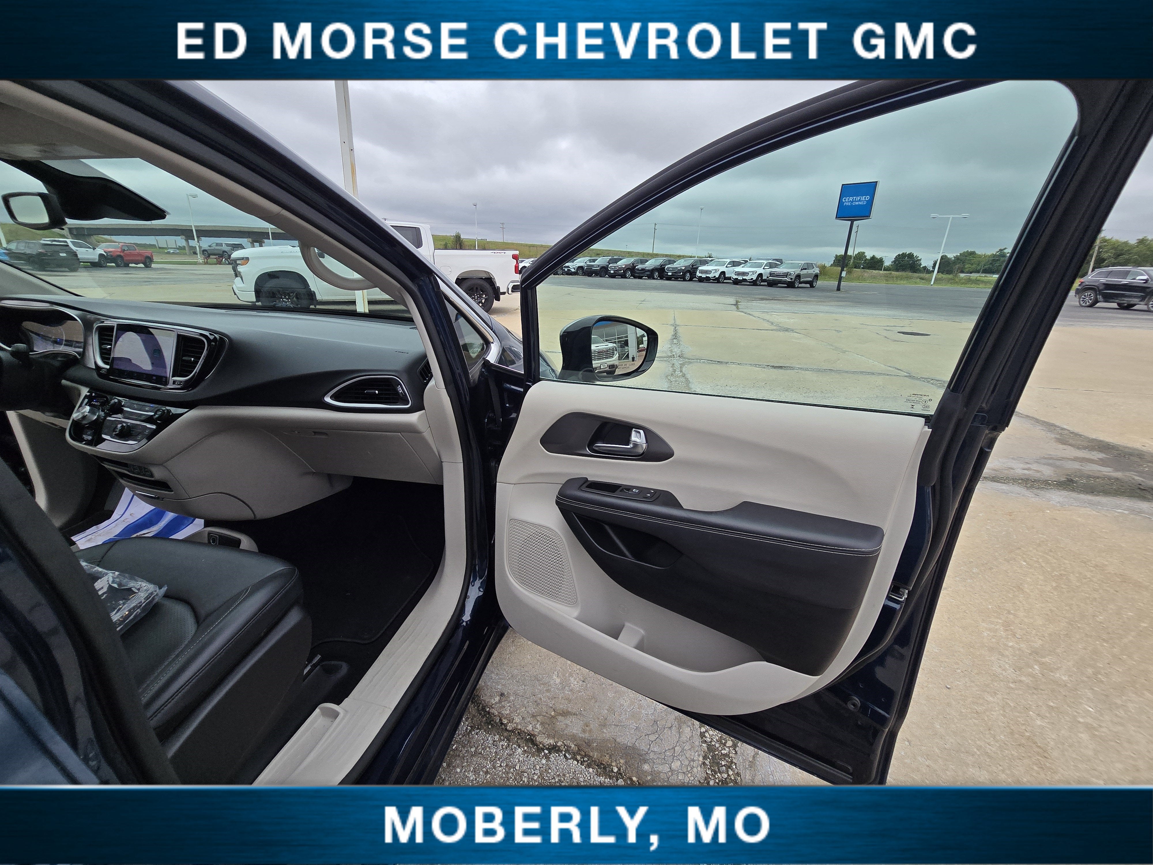 2024 Chrysler Pacifica Touring L