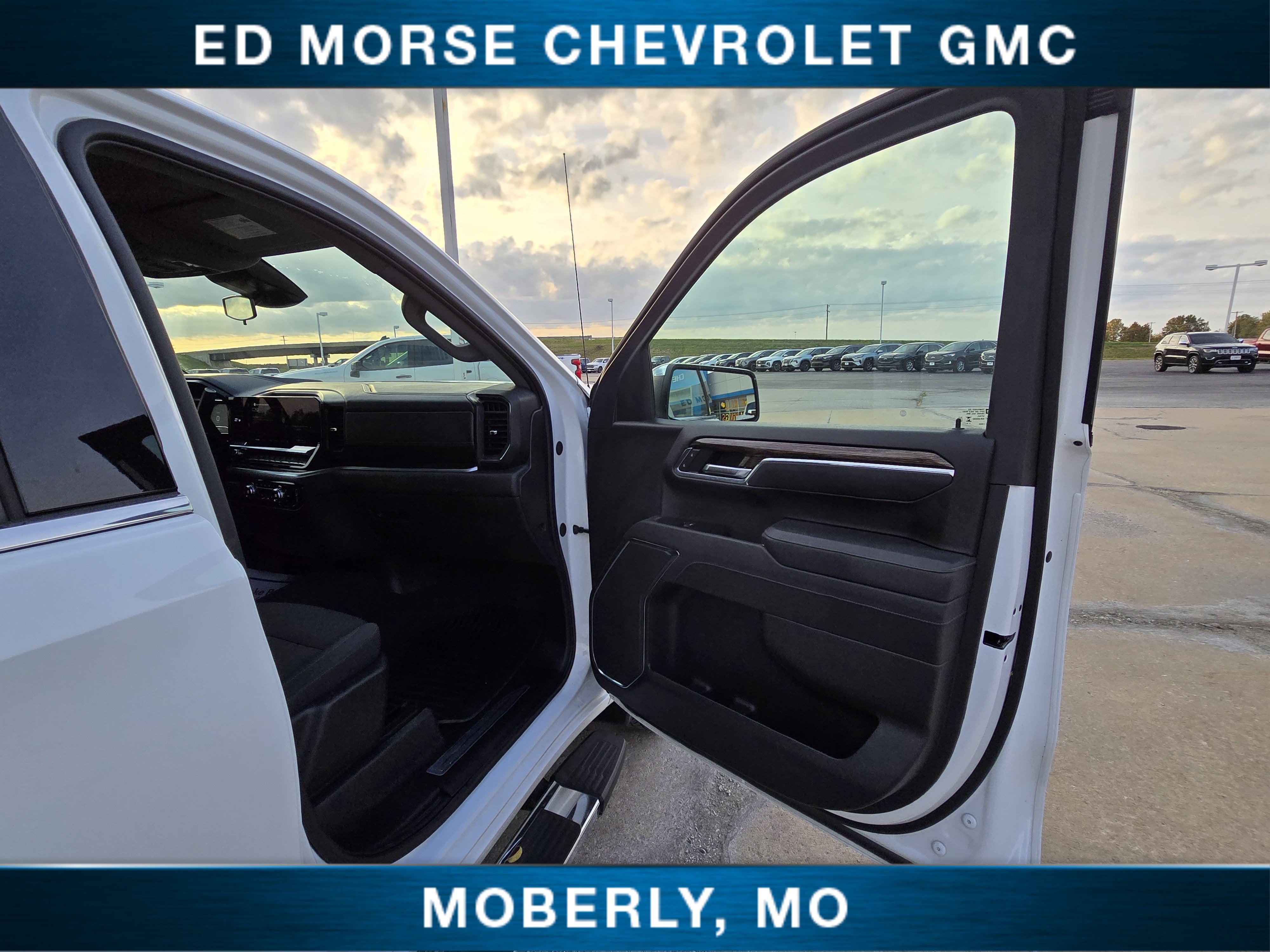 2025 GMC Sierra 1500 SLE