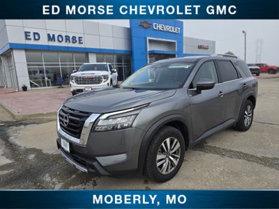 2025 Nissan Pathfinder SL