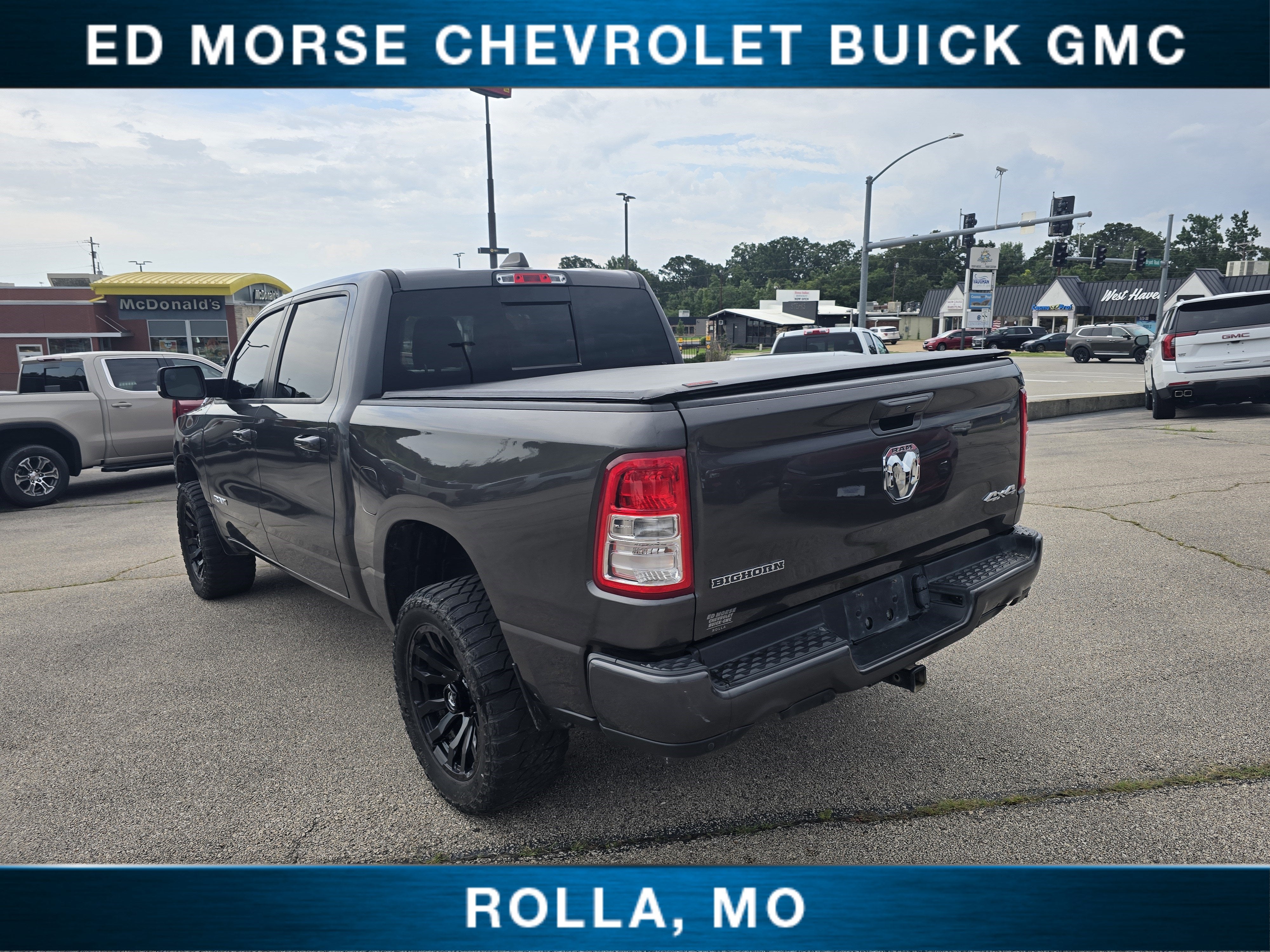 2020 RAM 1500 Big Horn Crew Cab 4x4 5'7" Box